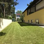 Foehrenweg Apartman *