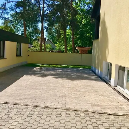 Foehrenweg 아파트 *